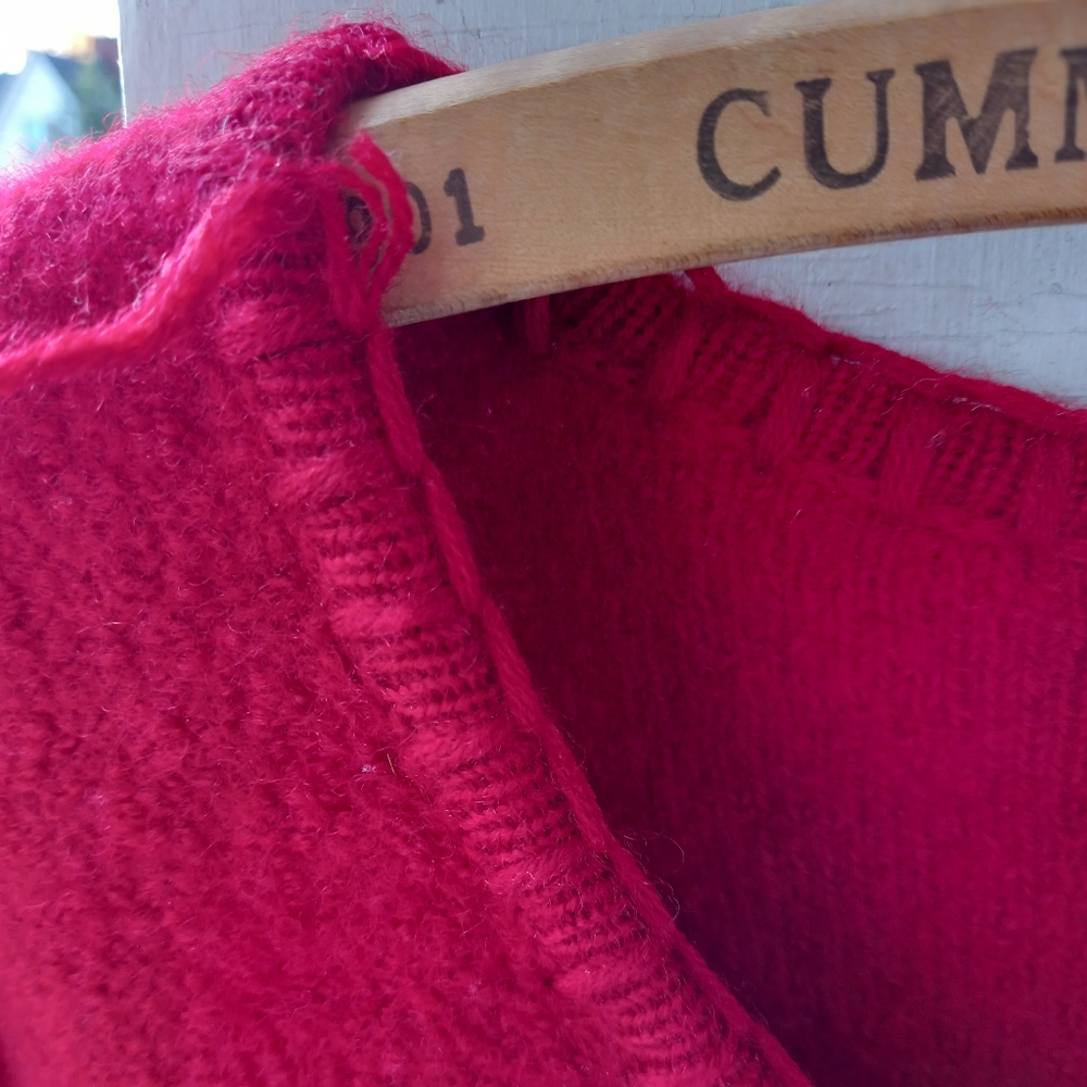 100% Wool Red Cardigan - Picture 6 of 7